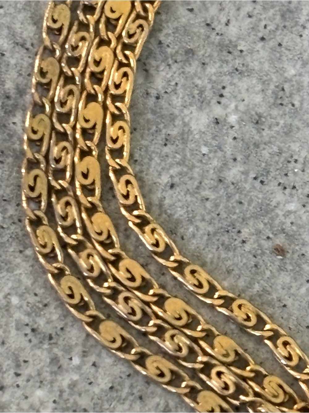 Vintage 1980s Gold-Tone Women's Chain Necklace Elegant Swirly 30”